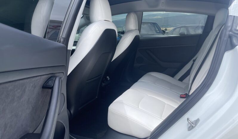 
								TESLA MODEL 3 full									
