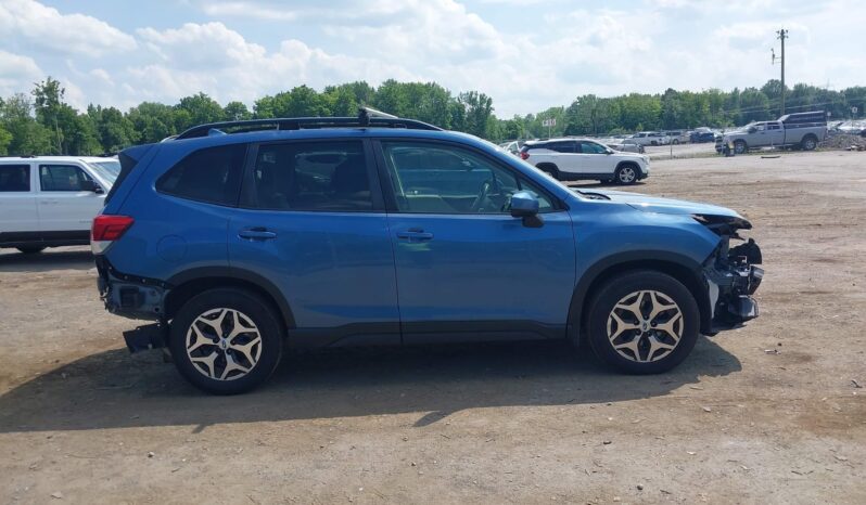 
								Subaru Forester full									