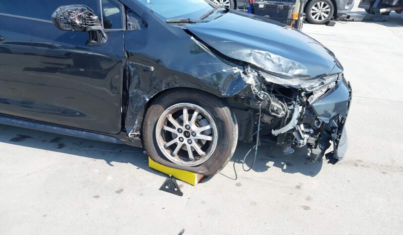 
								Toyota Corolla full									