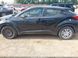 
										Toyota C-HR full									