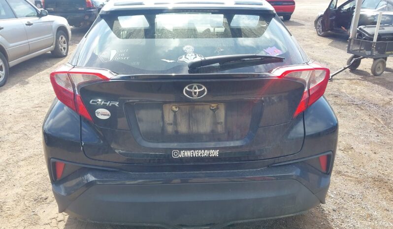 
								Toyota C-HR full									