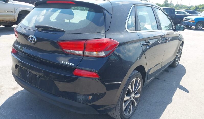 
								2019 Hyundai Elantra gt full									