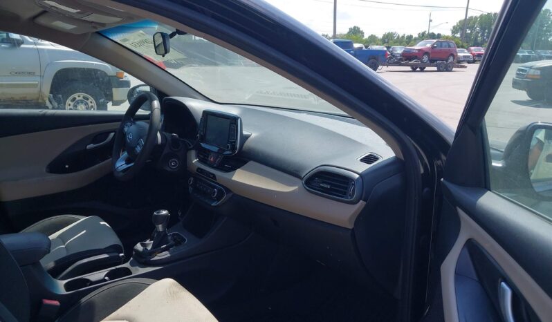 
								2019 Hyundai Elantra gt full									