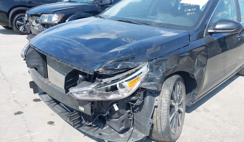 
								2019 Hyundai Elantra gt full									