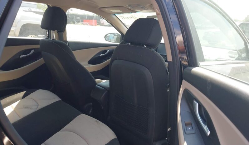 
								2019 Hyundai Elantra gt full									