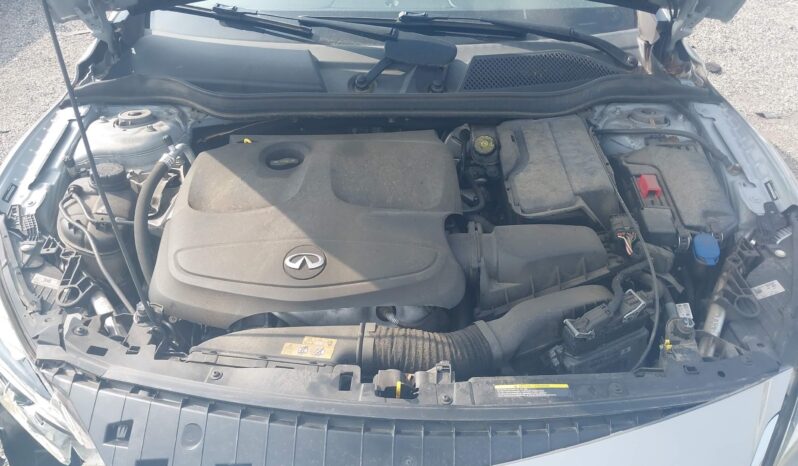 
								2016 Infiniti QX30 full									
