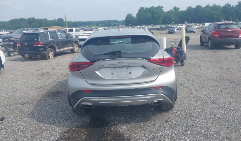 
								2016 Infiniti QX30 full									