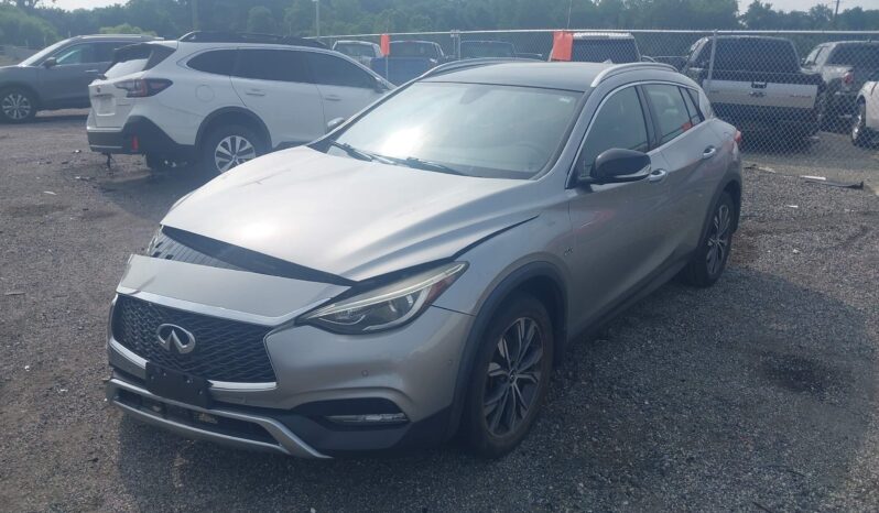 
								2016 Infiniti QX30 full									