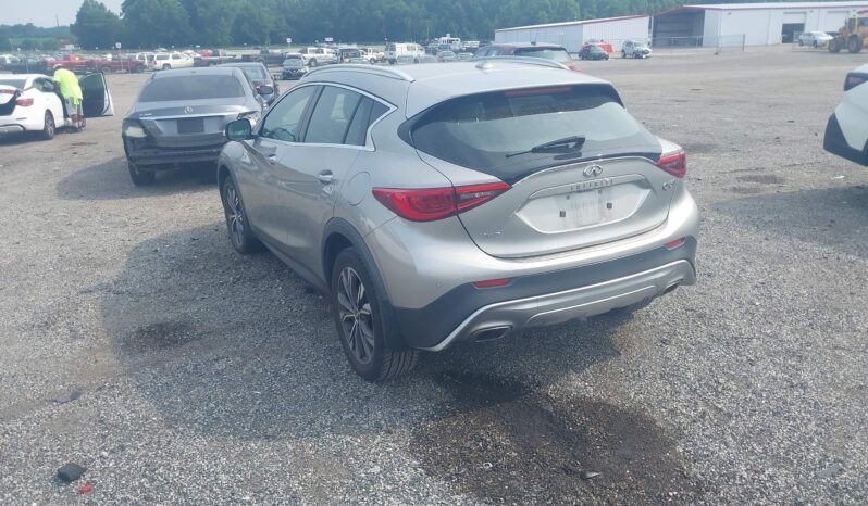 
								2016 Infiniti QX30 full									