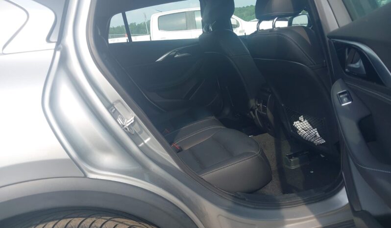 
								2016 Infiniti QX30 full									