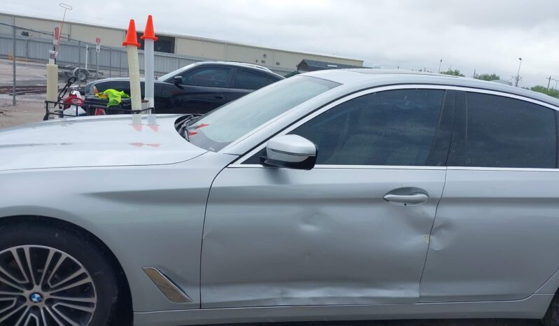 
								BMW 5 Series full									