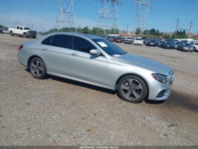 MERCEDES-BENZ E300