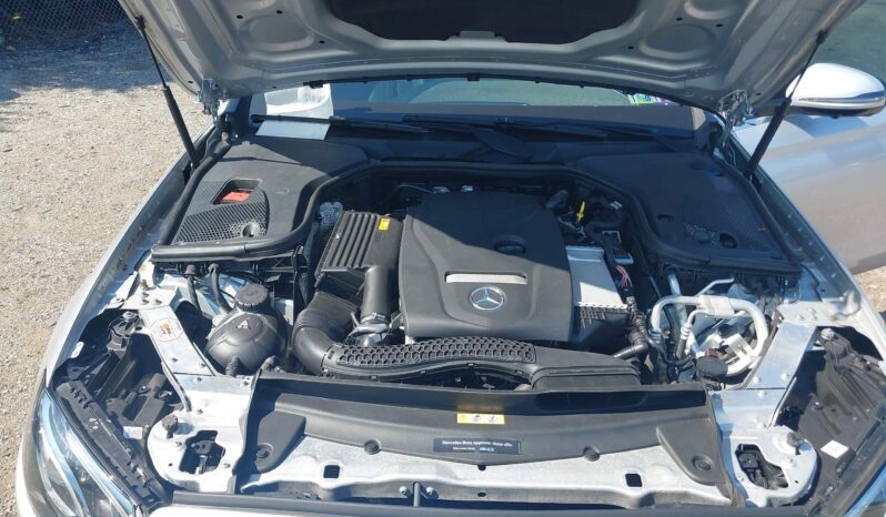 
								MERCEDES-BENZ E300 full									