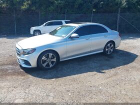 MERCEDES-BENZ E300
