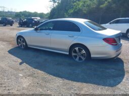 
										MERCEDES-BENZ E300 full									