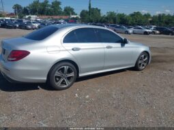 
										MERCEDES-BENZ E300 full									