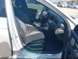 
										MERCEDES-BENZ E300 full									