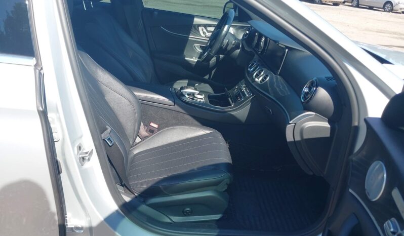 
								MERCEDES-BENZ E300 full									