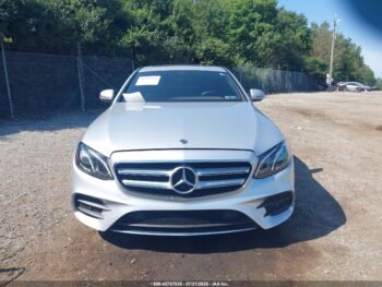MERCEDES-BENZ E300