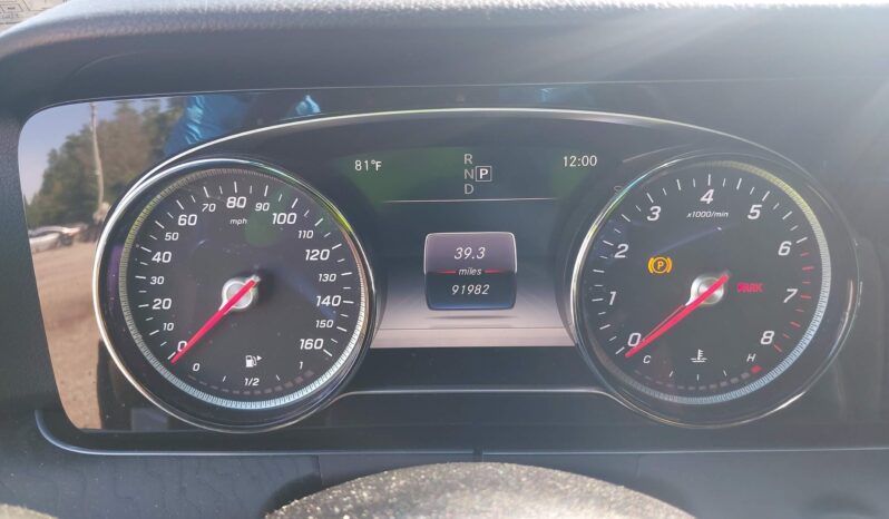 
								MERCEDES-BENZ E300 full									