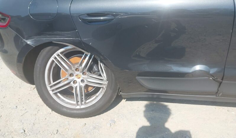 
								2016 Porsche Macan full									