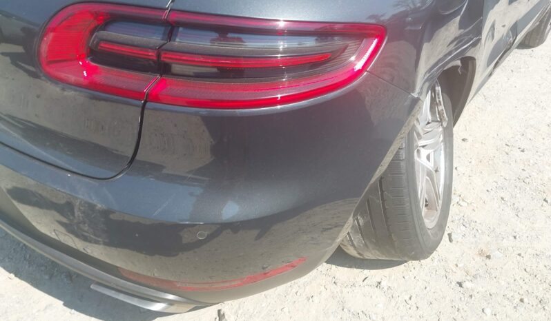 
								2016 Porsche Macan full									