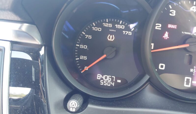 
								2016 Porsche Macan full									