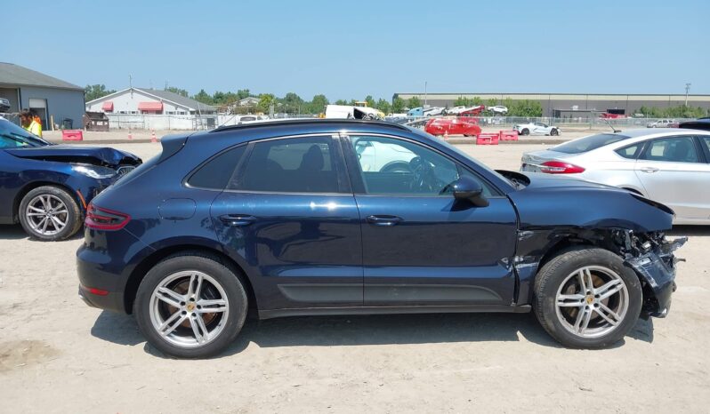 
								Porsche Macan full									