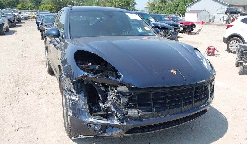 
								Porsche Macan full									