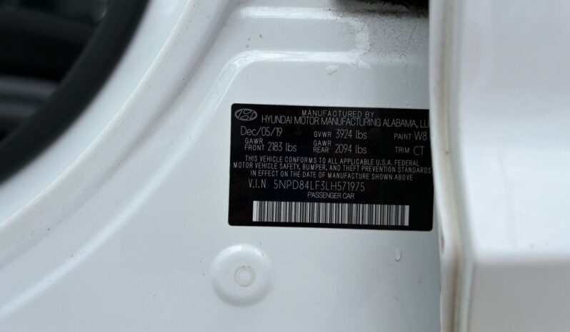 
								HYUNDAI ELANTRA full									