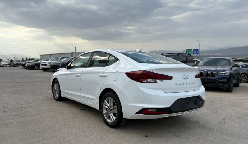 
								HYUNDAI ELANTRA full									