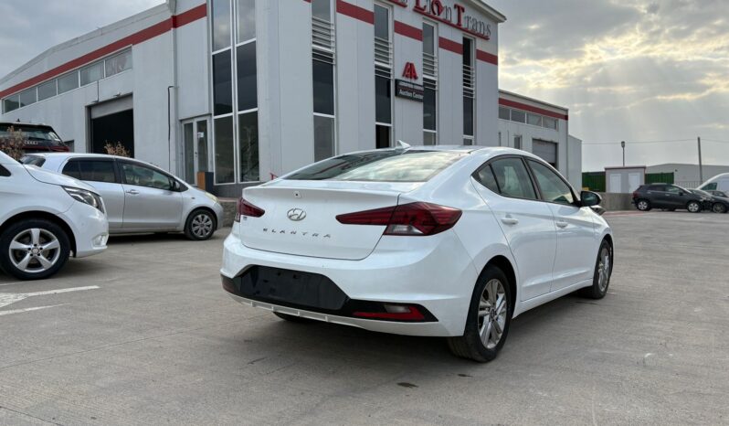 
								HYUNDAI ELANTRA full									