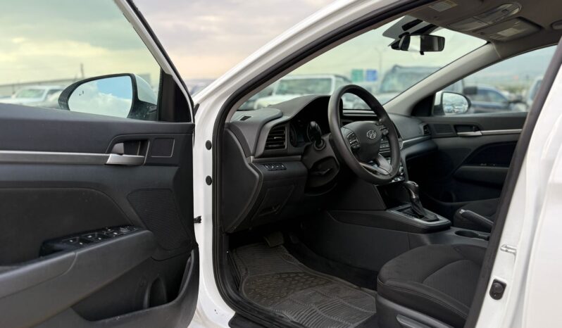 
								HYUNDAI ELANTRA full									