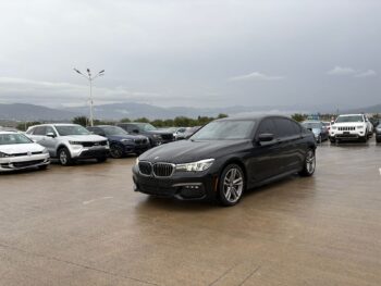 BMW 740i