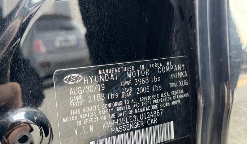 
								2019 Hyundai Elantra gt full									