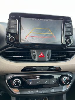 
										2019 Hyundai Elantra gt full									