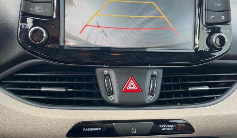 
								2019 Hyundai Elantra gt full									