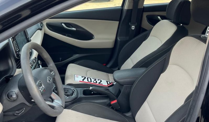 
								2019 Hyundai Elantra gt full									