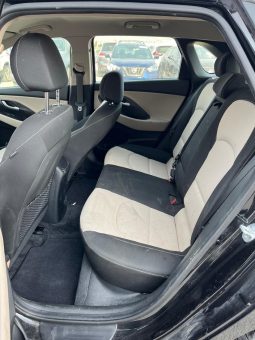 
										2019 Hyundai Elantra gt full									