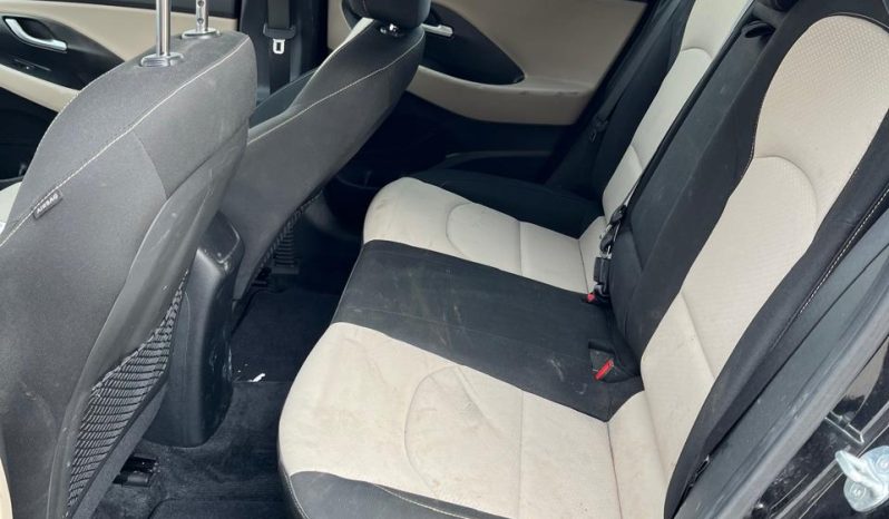 
								2019 Hyundai Elantra gt full									