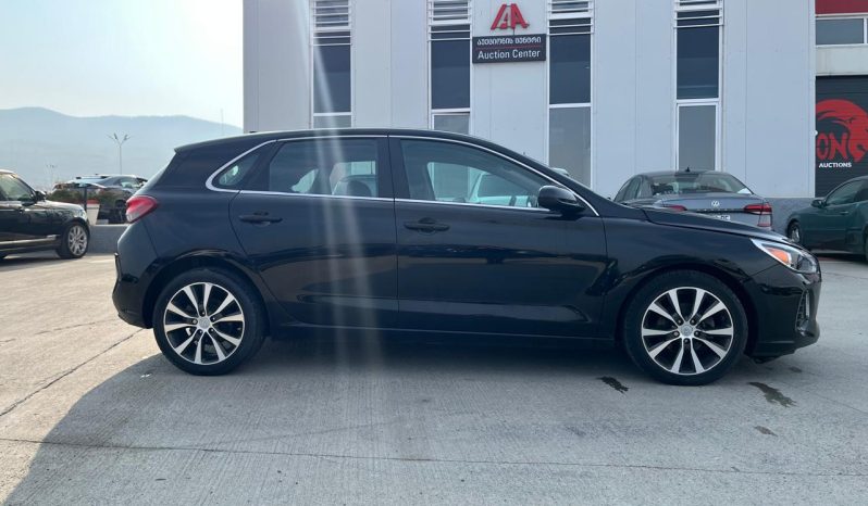 
								2019 Hyundai Elantra gt full									