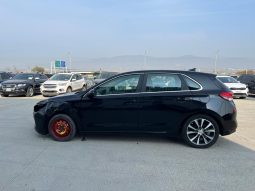 
										2019 Hyundai Elantra gt full									