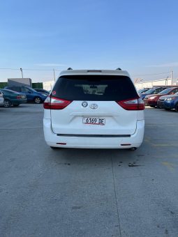 
										TOYOTA SIENNA full									