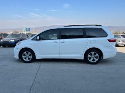 
										TOYOTA SIENNA full									