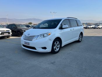 TOYOTA SIENNA