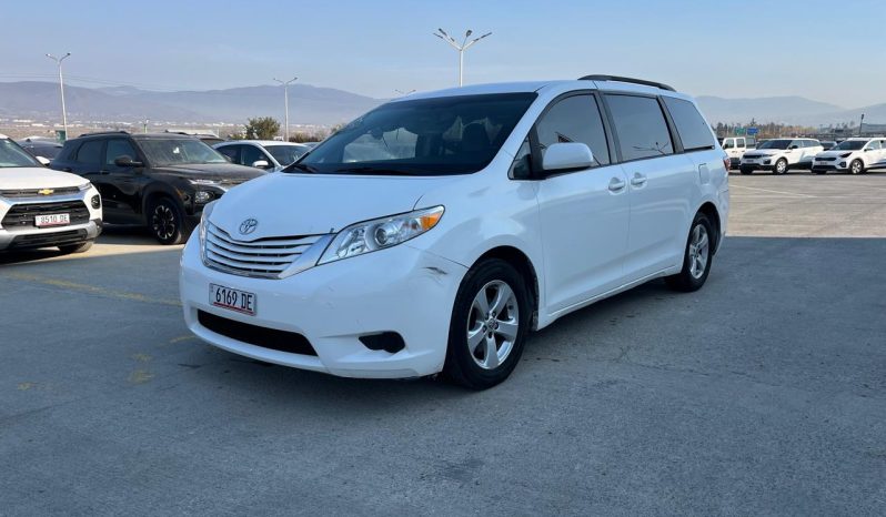 
								TOYOTA SIENNA full									