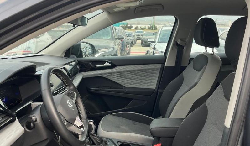 
								2023 Volkswagen Taos full									