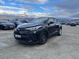 
										Toyota C-HR full									