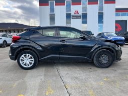 
										Toyota C-HR full									
