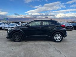 
										Toyota C-HR full									